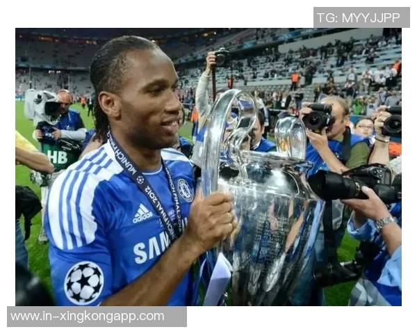 切尔西传奇勒伯夫女儿比基尼照引关注丈夫幽默留言引发网友热议