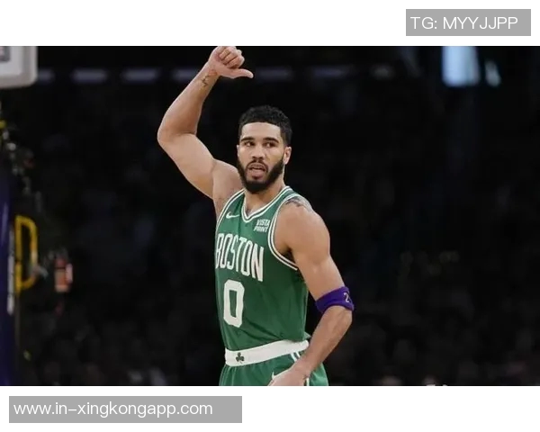 塔图姆战术引领马克西中圈接球迅速突破绝杀国王队